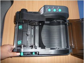 北洋BTP-2200E条码打印机标签纸与碳带安装教程